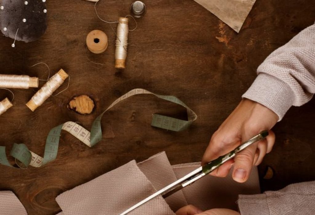 Sewing implements- cottagespinsew.com